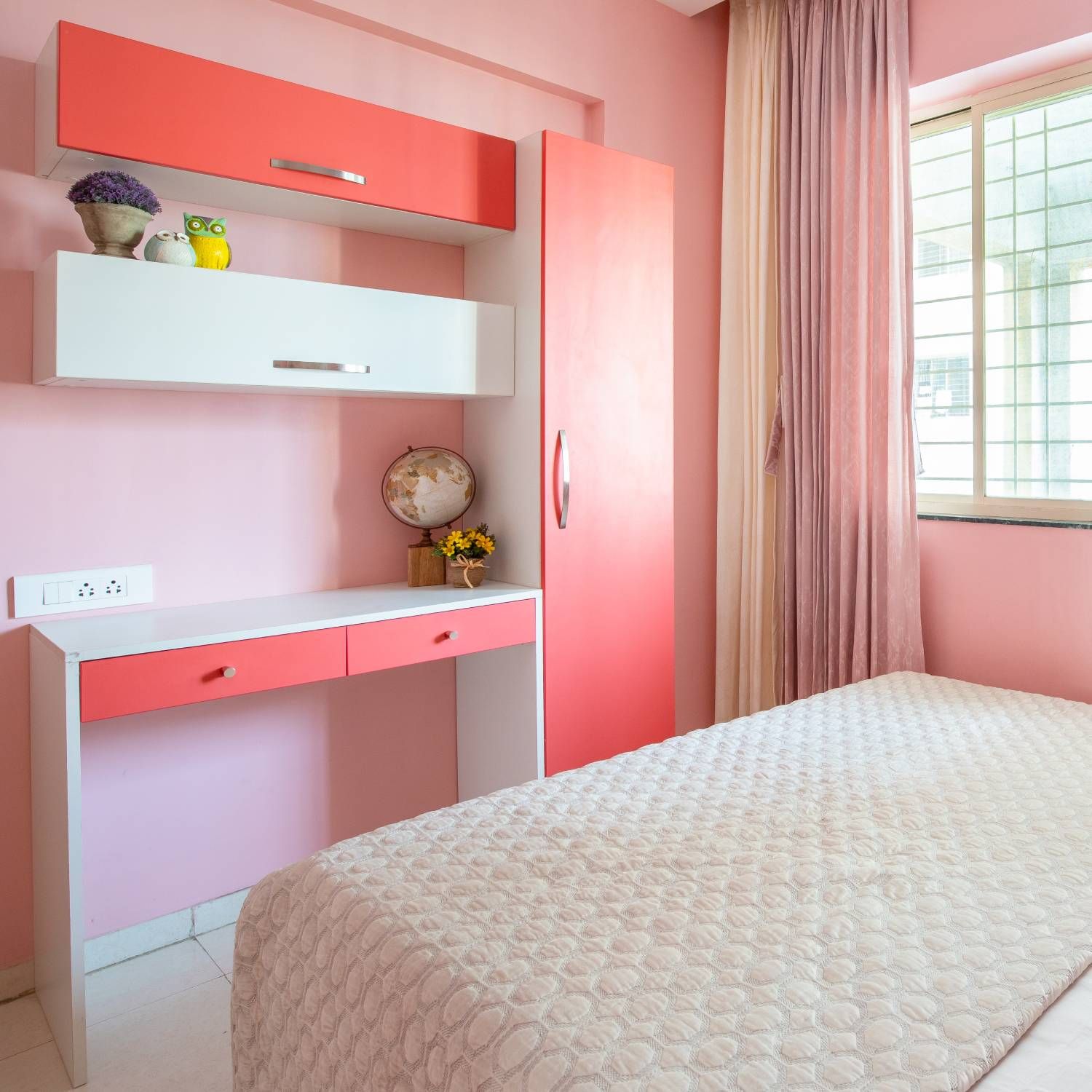 Modern Baby Pink And White Study Room Design For Kids